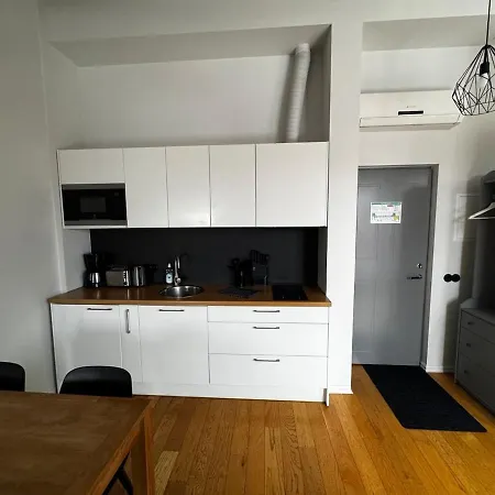 아파트 Modern Next To Old Town *